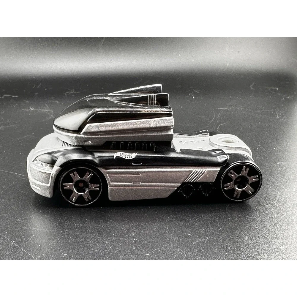 2002 Hot Wheels Road Pirates Racing Transporter 2921RE No Trailer READ Transform